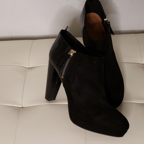 Black Heeled Boots - Picture 3 of 4